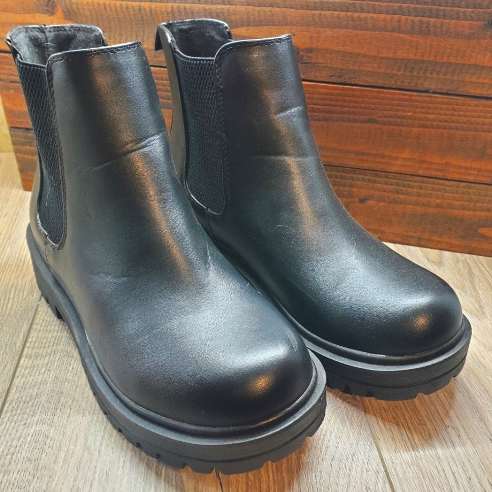 Black boots